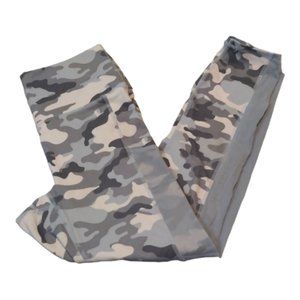 Women's Fabletics Camo Leggings w/ Pockets Size XS EUC #093